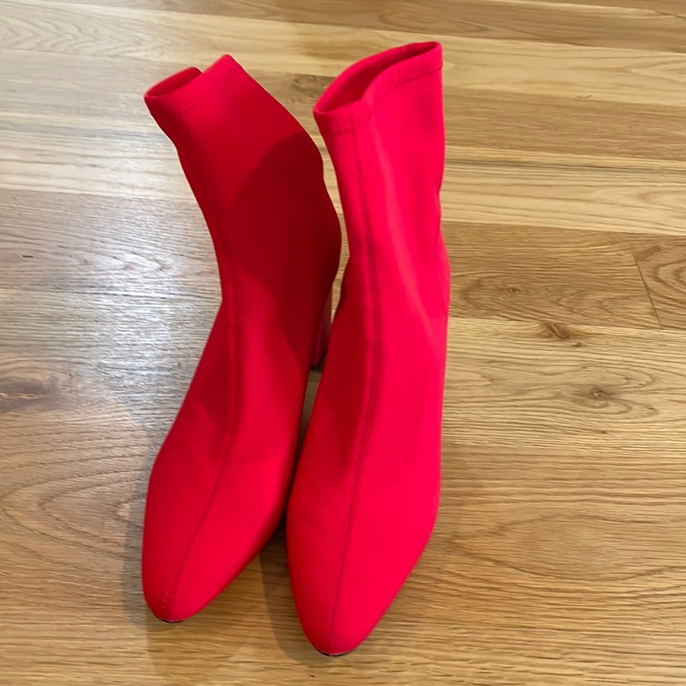 Amazing red ankle boots from Zara